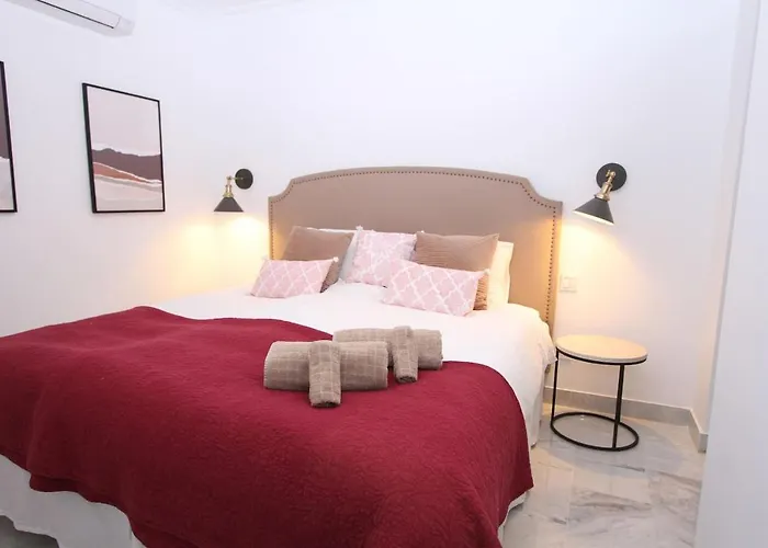 4 Bedroom Luxury Duplex With Sea Views By Puerto Banus דירה