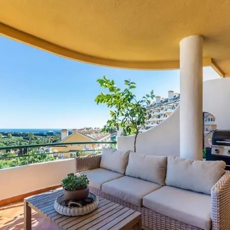 4 Bedroom Luxury Duplex With Sea Views By Puerto Banus Апартаменти