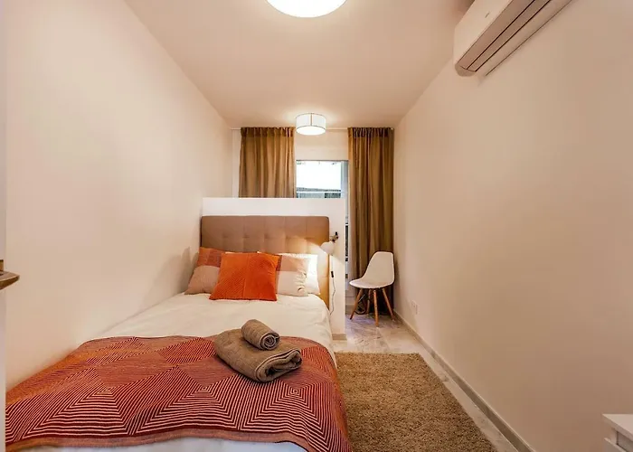 Apartment 4 Bedroom Luxury Duplex With Sea Views By Puerto Banus *