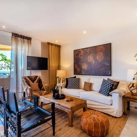 4 Bedroom Luxury Duplex With Sea Views By Puerto Banus *