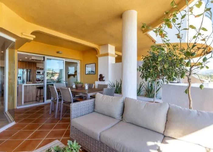 4 Bedroom Luxury Duplex With Sea Views By Puerto Banus Marbella