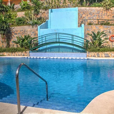 4 Bedroom Luxury Duplex With Sea Views By Puerto Banus 马尔韦利亚