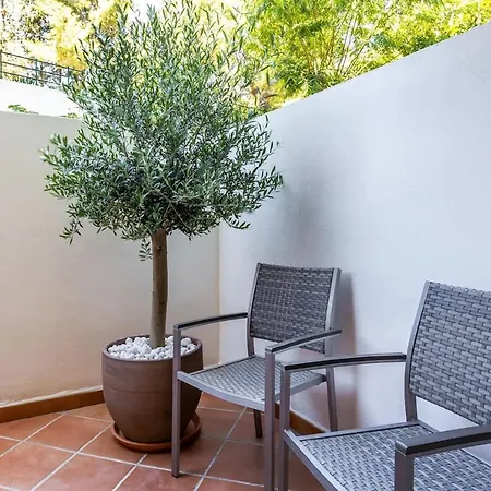 4 Bedroom Luxury Duplex With Sea Views By Puerto Banus * 马尔韦利亚